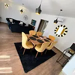 Apartment Tom