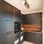 Tom Apartment