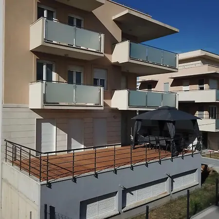 Apartment Tom - With Hot Tub Split